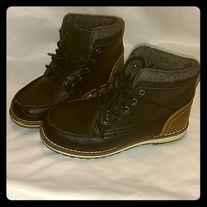 Max+Jake boots size 2M